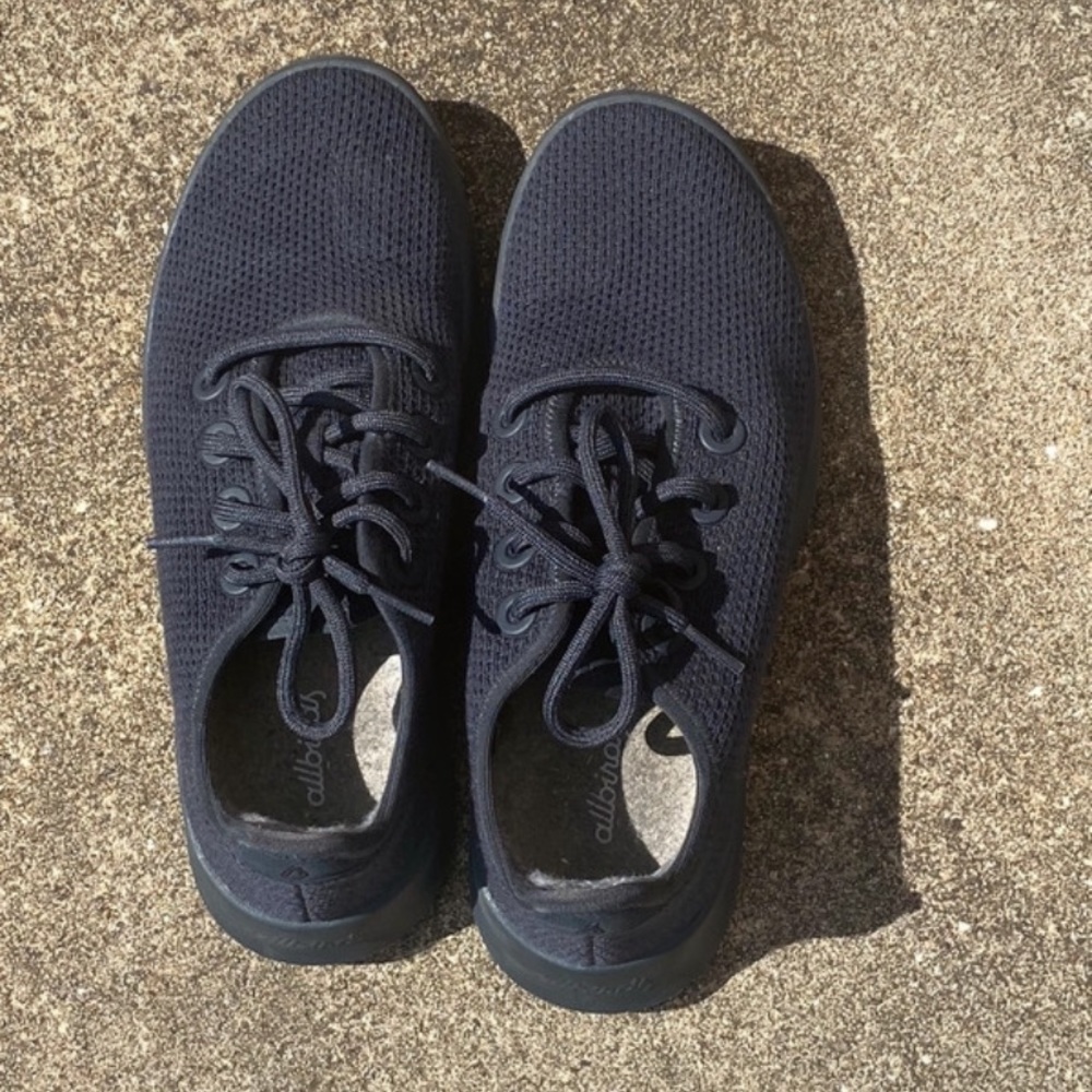 Navy blue allbirds tennis shoes
